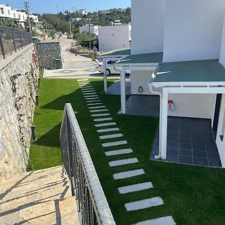 Yalikavak'ta Deniz Manzarali Tatil Evi