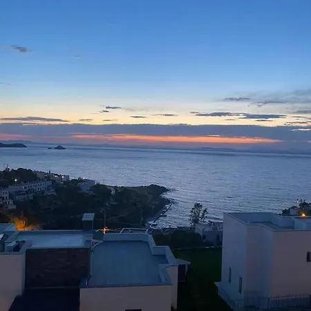 Casa de Férias Yalikavak'ta Deniz Manzarali Tatil Evi
